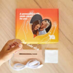 Miniaturansicht von Personalisierte Herz-Hände-Lampe mit Foto und Text