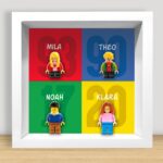 Miniaturansicht von Bild mit Lego-Minifiguren, personalisierten Jahren und Namen