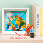Miniaturansicht von Bild mit Lego-Minifiguren auf Weltreise und personalisiertem Text