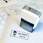 Miniaturansicht von Personalisierter Stempel für Lehrer mit Zeichnung und Namen