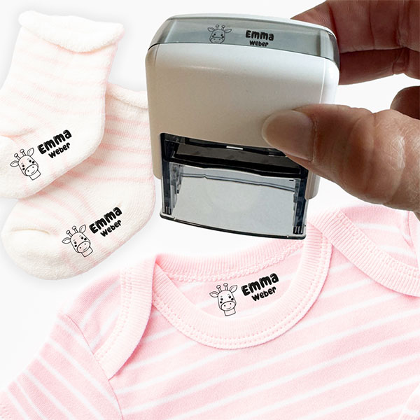 Kinders Stempel für Kleidung mit Namen und personalisierter Zeichnung
