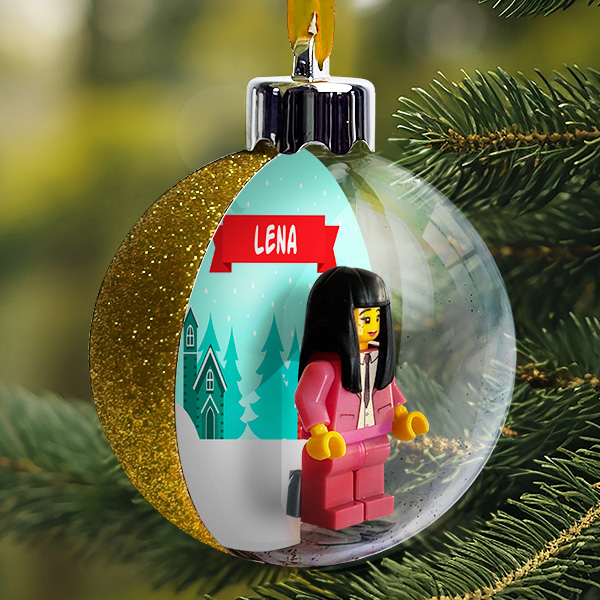 Hängende Christbaumkugel mit verschneiten Häusern, Lego und personalisiertem Namen