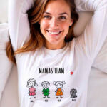 Miniaturansicht von Sommer- oder Winter-Pyjama mit Figuren und personalisiertem Text