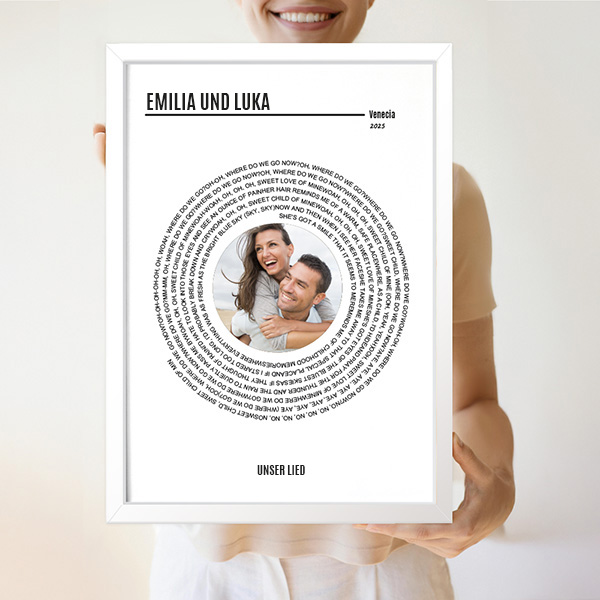 Poster mit Spotify-Songtext in Spiralform und personalisiertem Foto