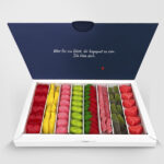 Miniaturansicht von Personalisierte Süßigkeitenbox mit illustriertem Foto und Namen