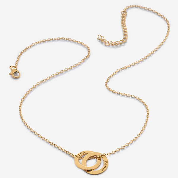 Halskette mit ineinander verschlungenen Ringen mit personalisiertem Text