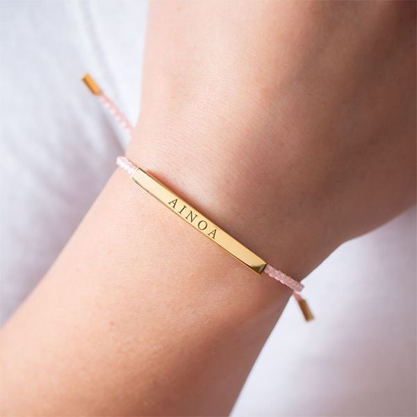 Geflochtenes Damenarmband mit personalisiertem Text