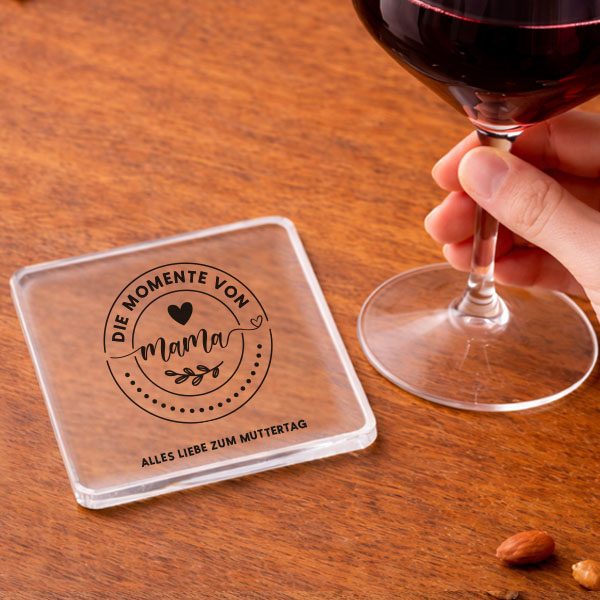 Weinglas Die Momente von Mama mit personalisierten Namen