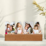Miniaturansicht von Mama-Platte mit Holzsockel und personalisiertem Foto