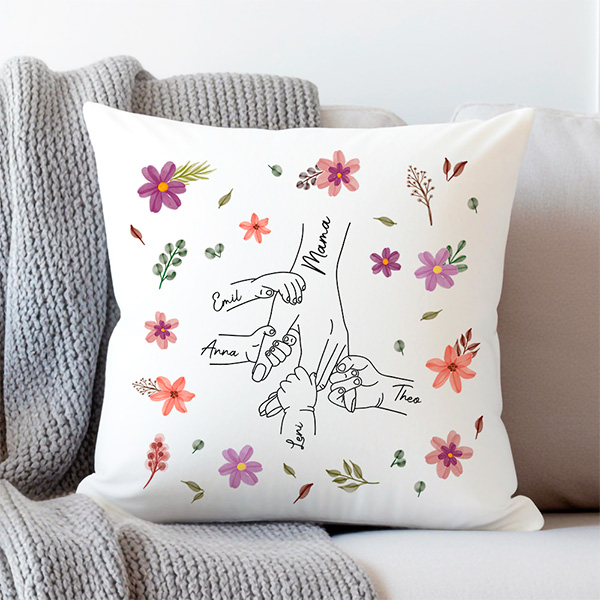 Kissen für Mama mit Herzen, personalisierten Namen und personalisiertem Text