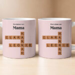 Miniaturansicht von Tasse mit Scrabble-Design, Text und personalisierten Namen