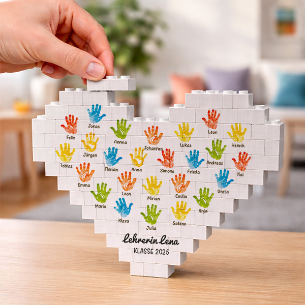 Herz-Blockpuzzle mit Händen und personalisierten Namen