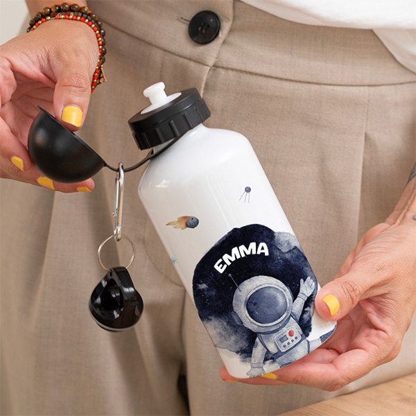 Personalisierte Kinderflasche mit Astronaut im Weltall