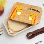 Miniaturansicht von Personalisierte Kinder-Brotdose mit Bambusdeckel und bunten Tieren