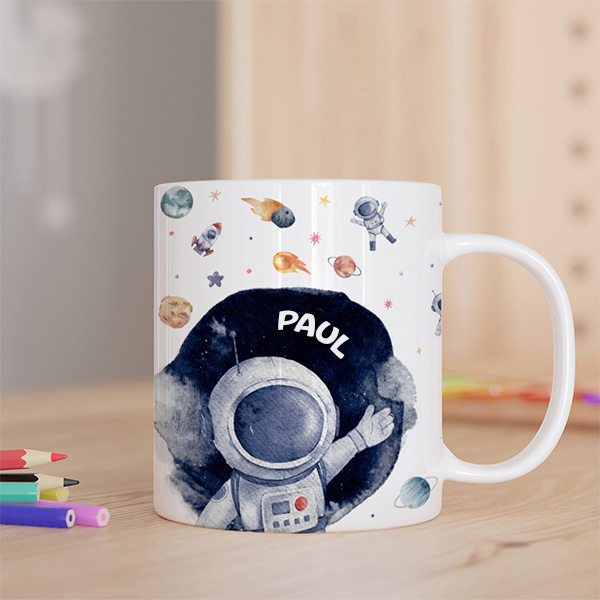 Unzerbrechliche personalisierte Kindertasse mit Astronaut und Name