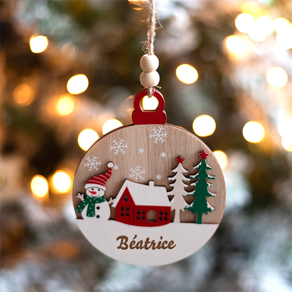 Pack de trois décorations en bois tons rouges avec prénoms personnalisés