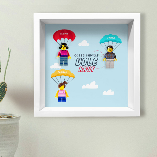 Tableau familial avec minifigurines Lego en pose haute avec noms personnalisés