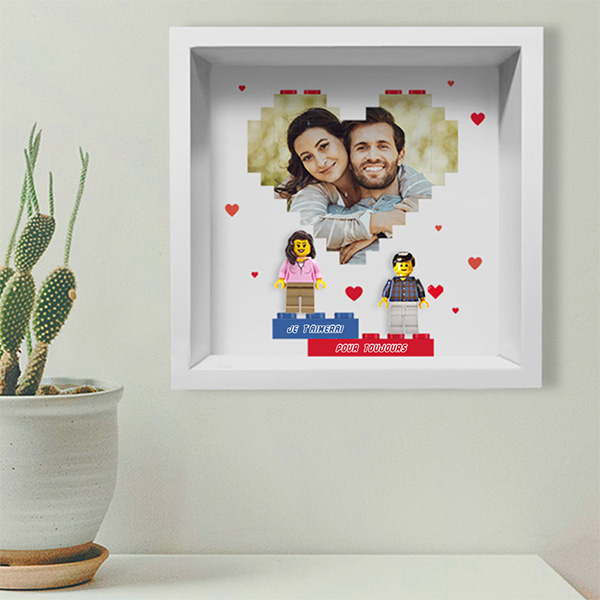 Tableau avec minifigurines Lego, cœur avec photo et texte personnalisé