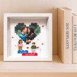 Vignette de Tableau avec minifigurines Lego, cœur avec photo et texte personnalisé
