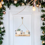 Vignette de Décoration de Porte en Bois Lutin avec Texte Personnalisé