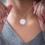 Vignette de Collier rond avec brillants avec texte personnalisé