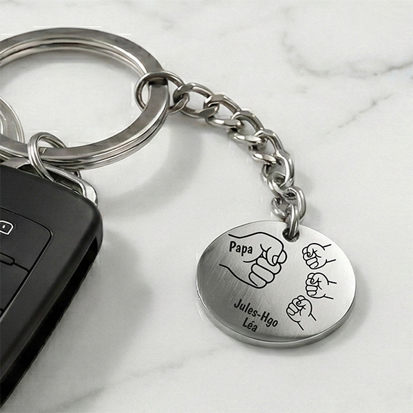 Porte-clés Rond Papa avec Design de Poings et Prénoms personnalisés