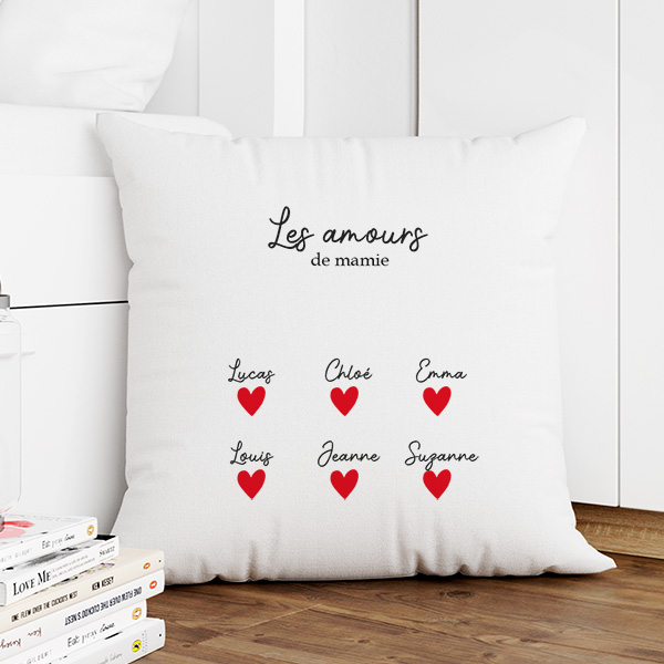 Coussin avec cœurs, textes et noms personnalisés
