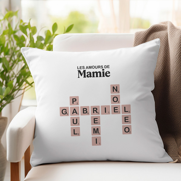 Coussin design Scrabble avec texte et prénoms personnalisés