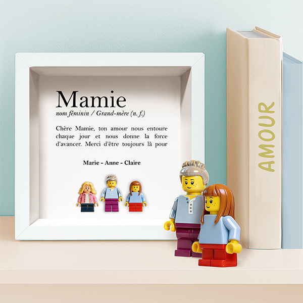 Cadre avec minifigurines type LEGO, définition de Mamie, texte et prénoms personnalisés