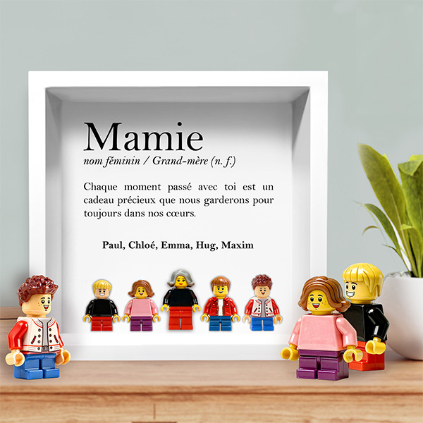 Cadre avec minifigurines type LEGO, définition de Mamie, texte et prénoms personnalisés