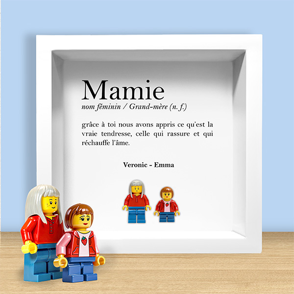 Cadre avec minifigurines type LEGO, définition de Mamie, texte et prénoms personnalisés