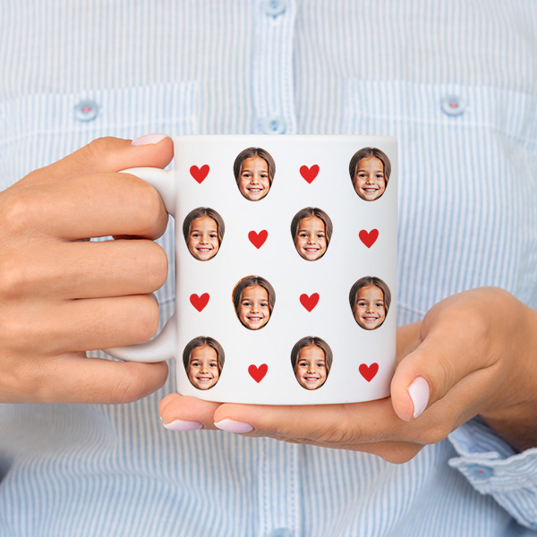 Mug avec cœurs et photos personnalisées