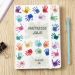 Vignette de Bloc-notes Mains Colorées avec Prénoms et Texte personnalisé