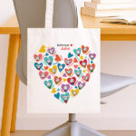 Vignette de Tote Bag Cœurs avec Petits Personnages et Prénoms personnalisée