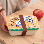 Vignette de Boîte à Repas Enfant Football personnalisée avec Couvercle en Bambou