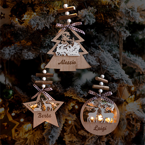 Set di Tre Decorazioni in Legno con Fiocco Vichy e Nomi Personalizzati