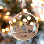 Miniatura di Set di Tre Decorazioni in Legno a Telaio con Renne e Nomi Personalizzati