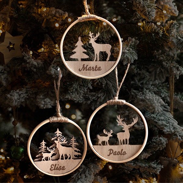 Set di Tre Decorazioni in Legno a Telaio con Renne e Nomi Personalizzati