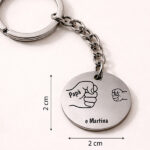 Miniatura di Portachiavi Rotondo Papà con Design di Pugni e Nomi personalizzati