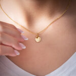 Miniatura de Colar redondo com strass e texto personalizado