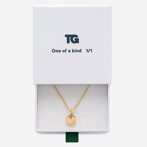 Colar redondo com strass e texto personalizado