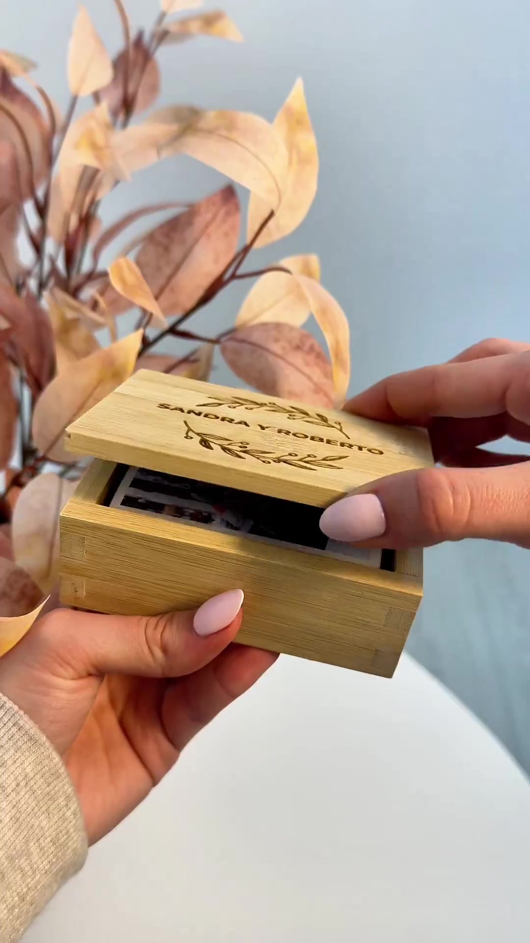 Vista previa de video de Caixa de Fotografias Acordeão para Casais Personalizada