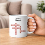 Miniatura de Caneca com design Scrabble com texto e nomes personalizados