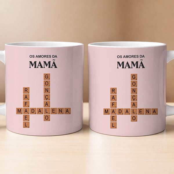 Caneca com design Scrabble com texto e nomes personalizados