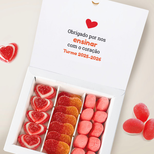 Caixa de Doces Corações com Bonequinhos com Nomes e Texto personalizada