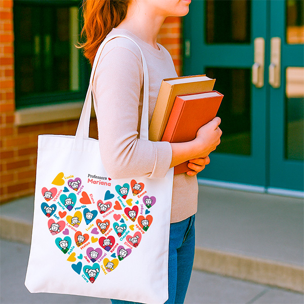 Tote Bag Corações com Bonequinhos com Nomes personalizada