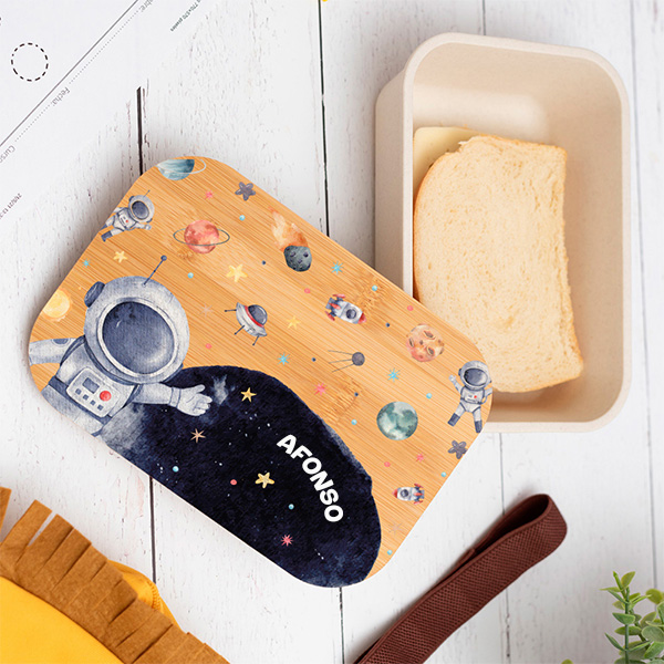 Lancheira com Tampa de Madeira Infantil Astronauta no Espaço Personalizada