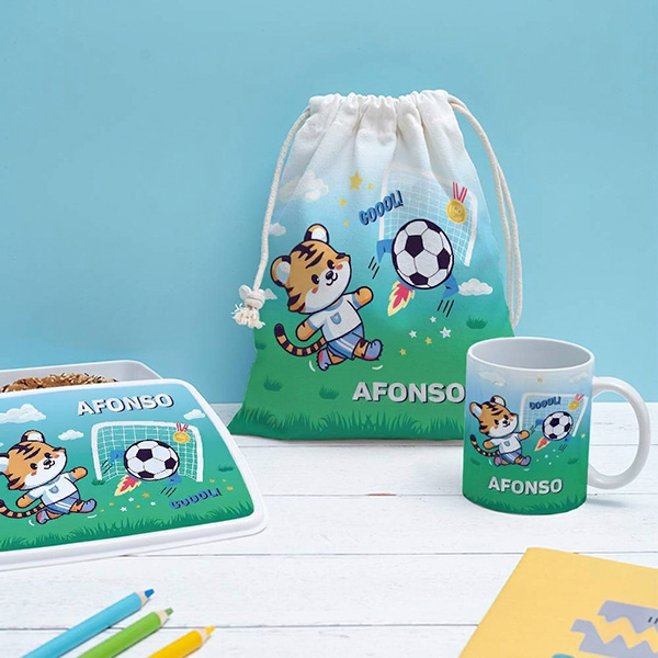 Caneca Infantil Inquebrável Futebol com Nome Personalizada