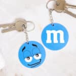 Miniatura de Llavero M&M con Inicial personalizado