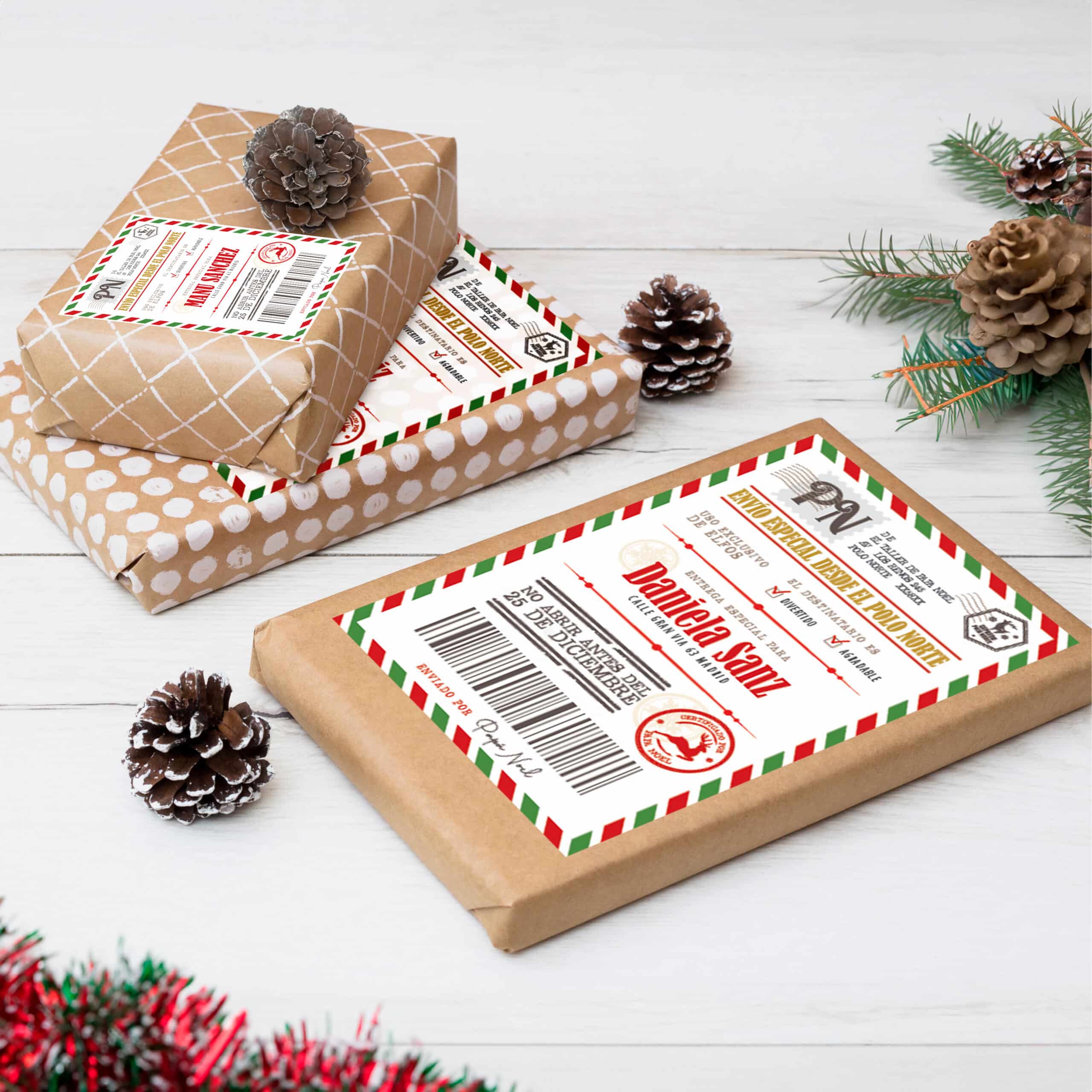 Papel de regalo y etiquetas para sorprender a todos por Navidad con